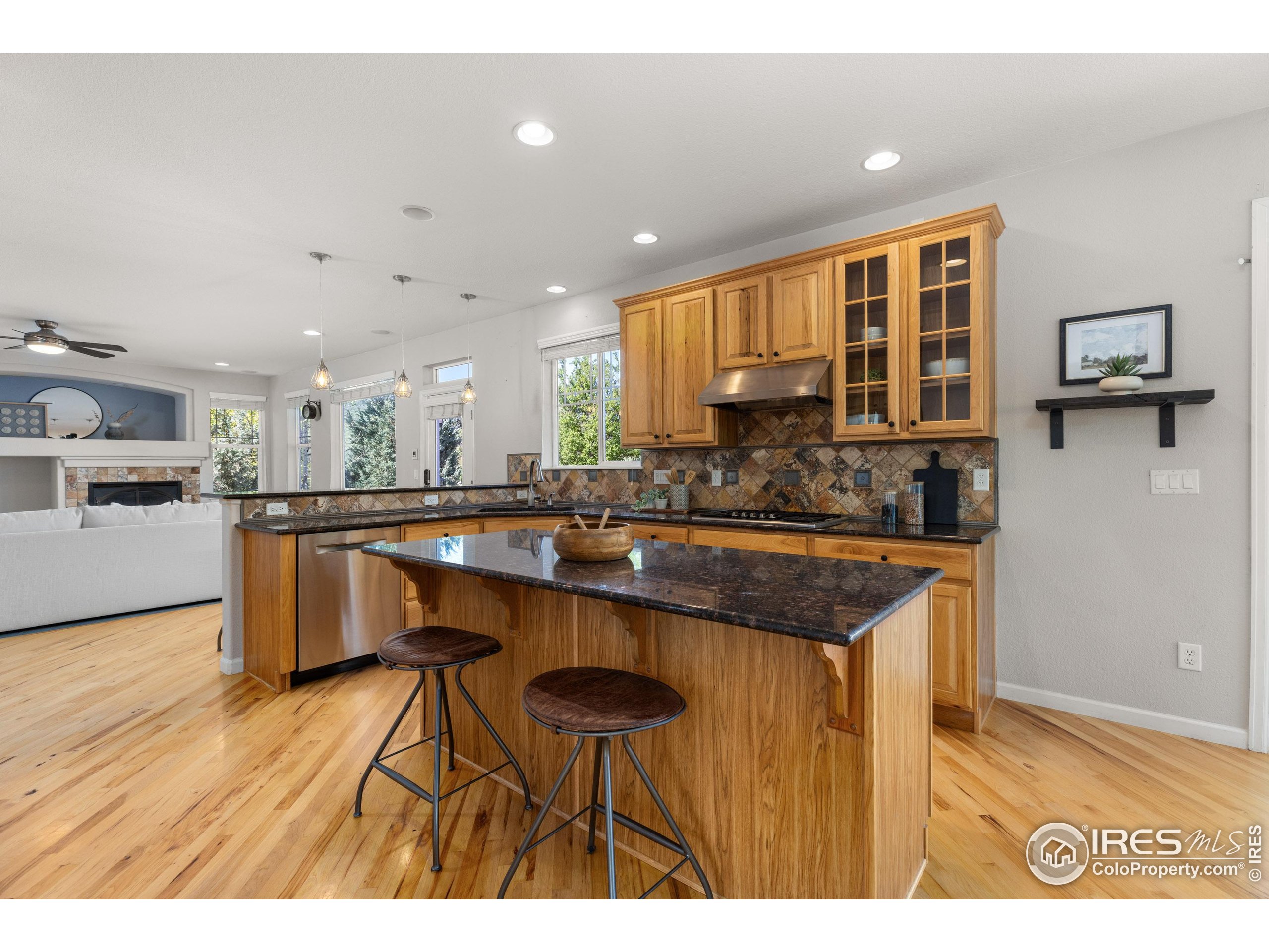 Lyons, Colorado, 80540, United States, 4 Bedrooms Bedrooms, ,3 BathroomsBathrooms,Residential,For Sale,1865994