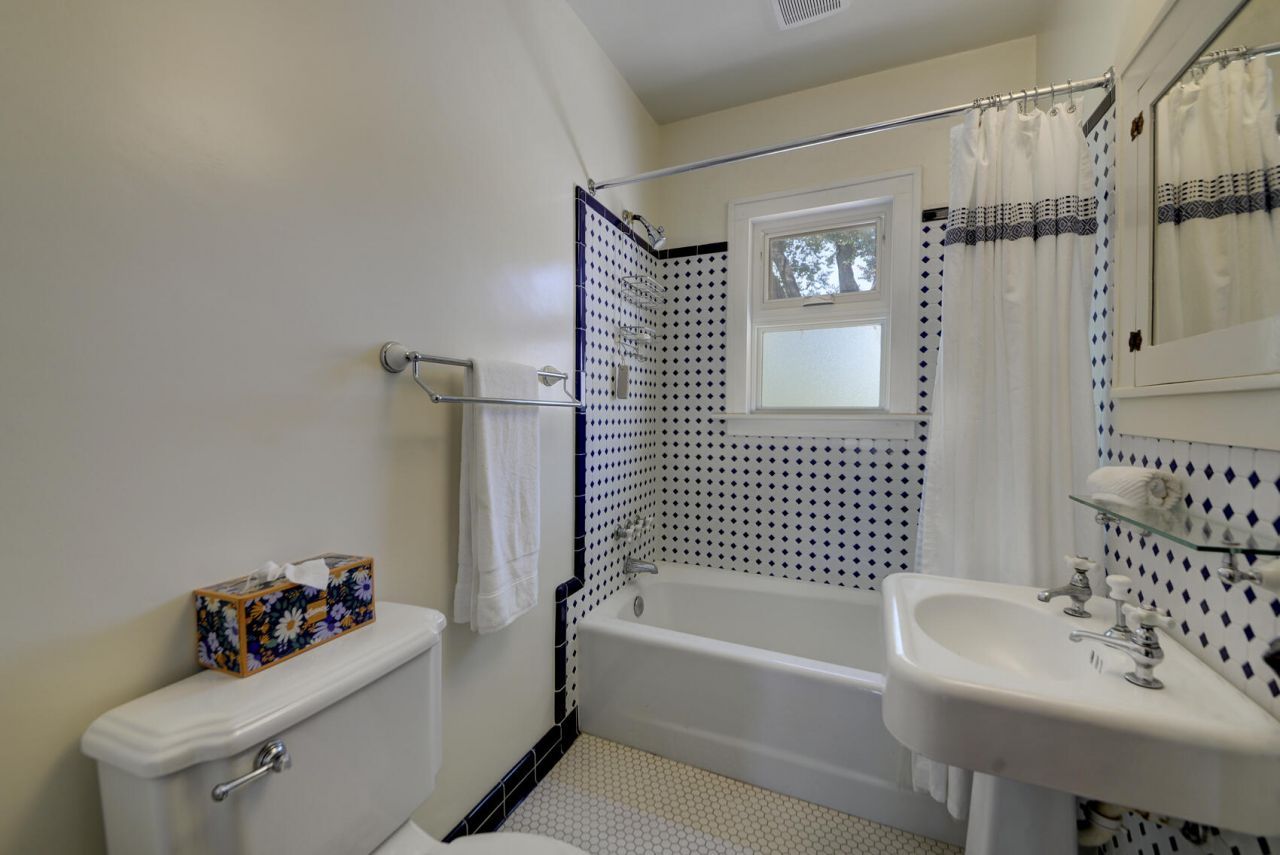 Albuquerque, New Mexico, 87108, United States, 3 Bedrooms Bedrooms, ,3 BathroomsBathrooms,Residential,For Sale,1902192