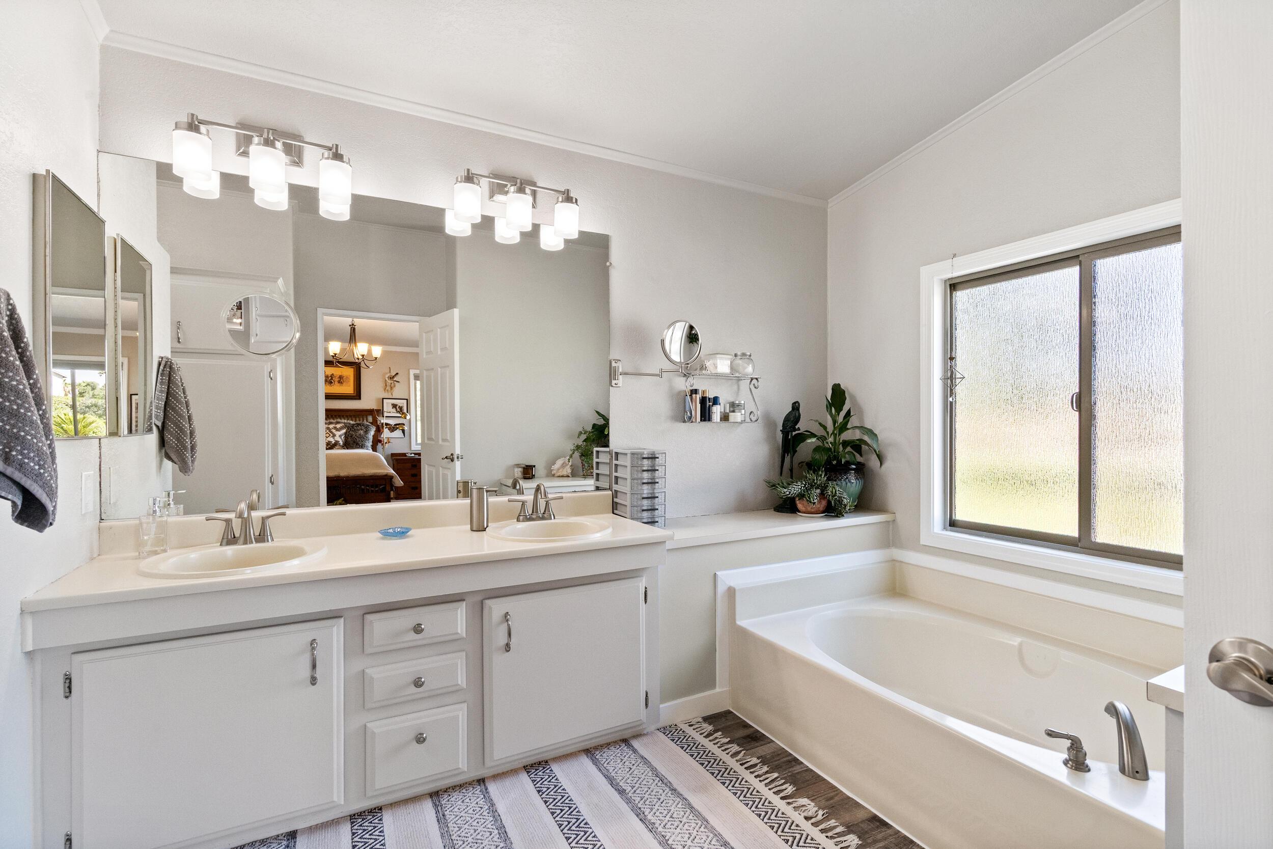 Terra Bella, California, 93270, United States, 3 Bedrooms Bedrooms, ,2 BathroomsBathrooms,Residential,For Sale,1981595