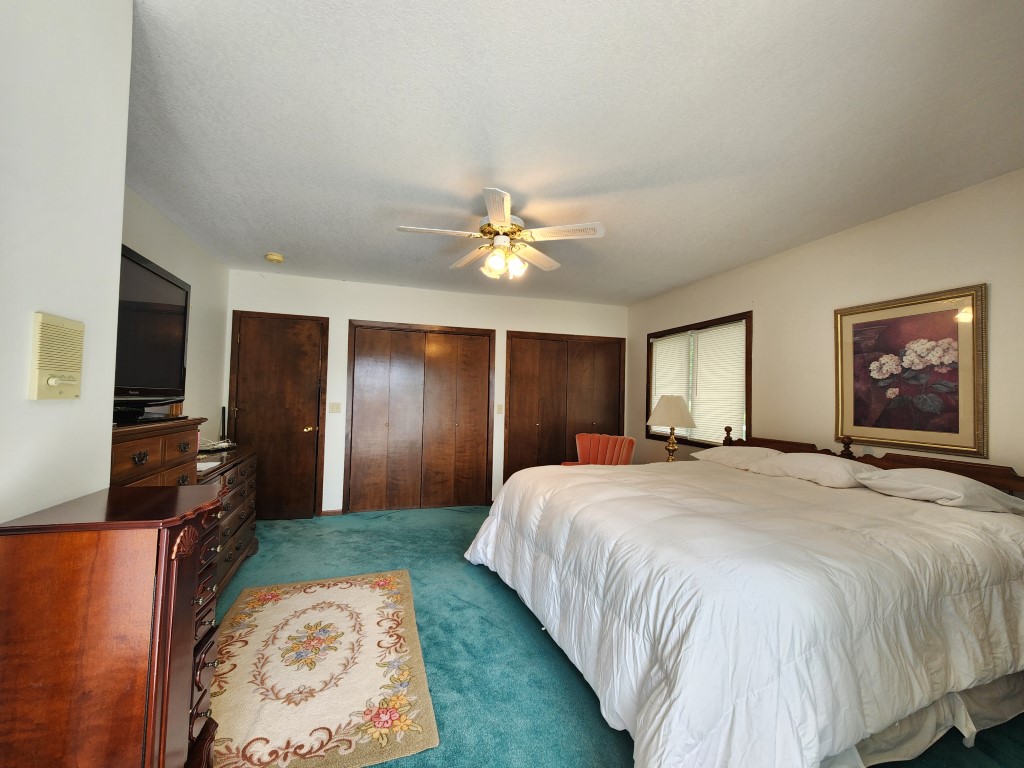 Mason City, Iowa, 50401, United States, 4 Bedrooms Bedrooms, ,1 BathroomBathrooms,Residential,For Sale,1982644