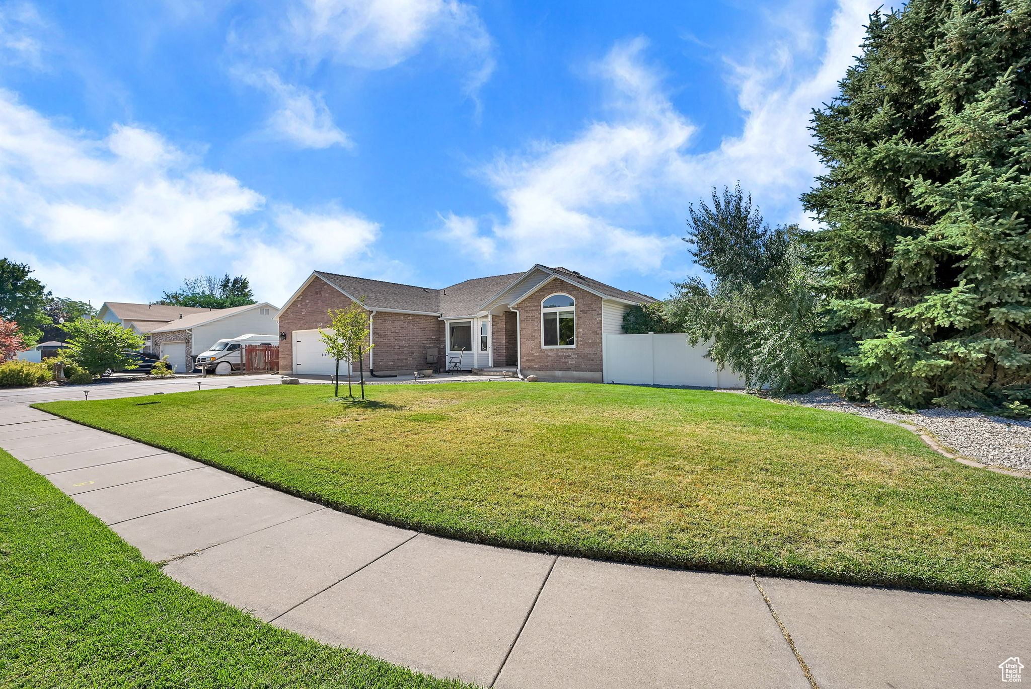 Clinton, Utah, 84015, United States, 7 Bedrooms Bedrooms, ,3 BathroomsBathrooms,Residential,For Sale,1918162