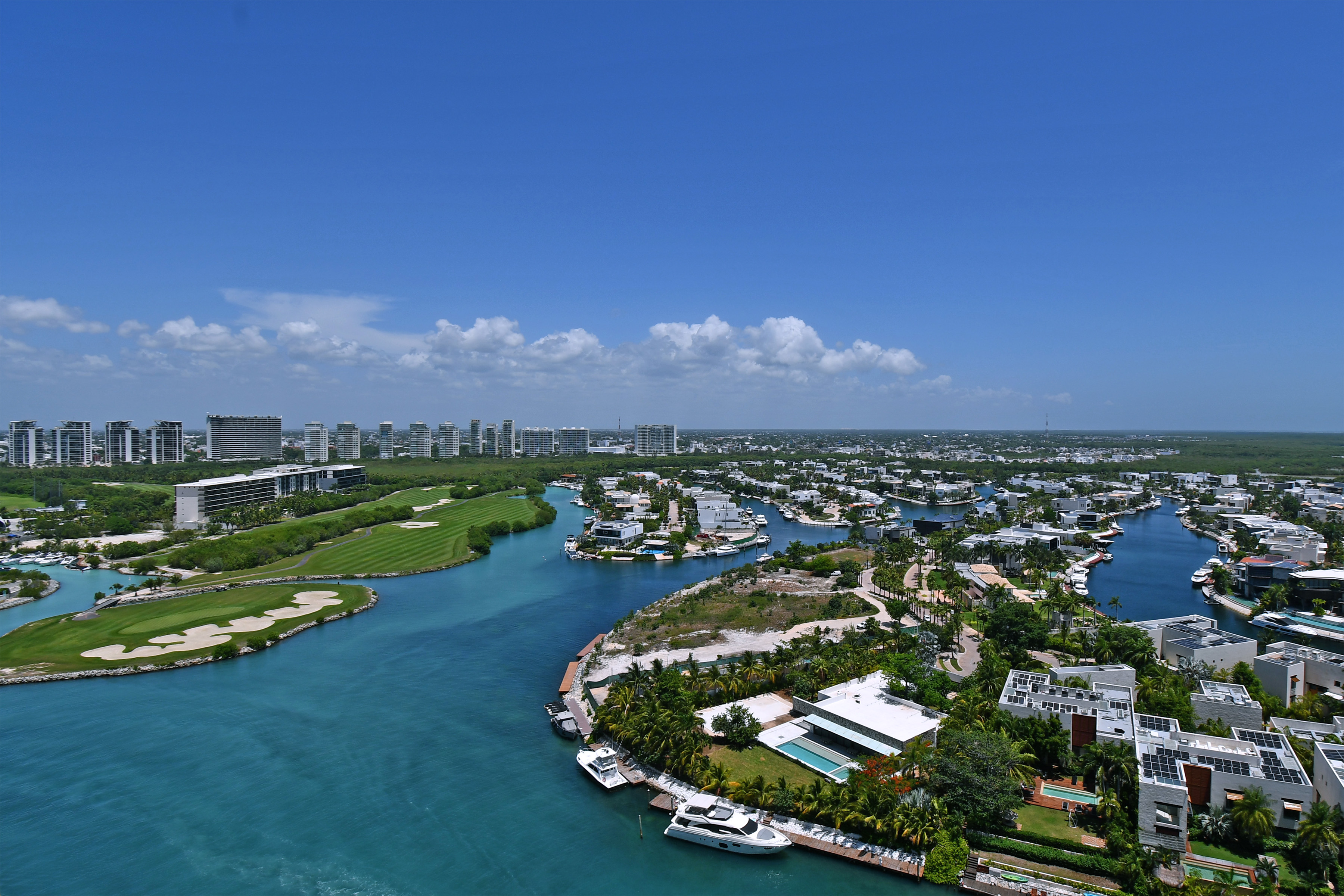  Oceanfront SLS Residences - 物件實景