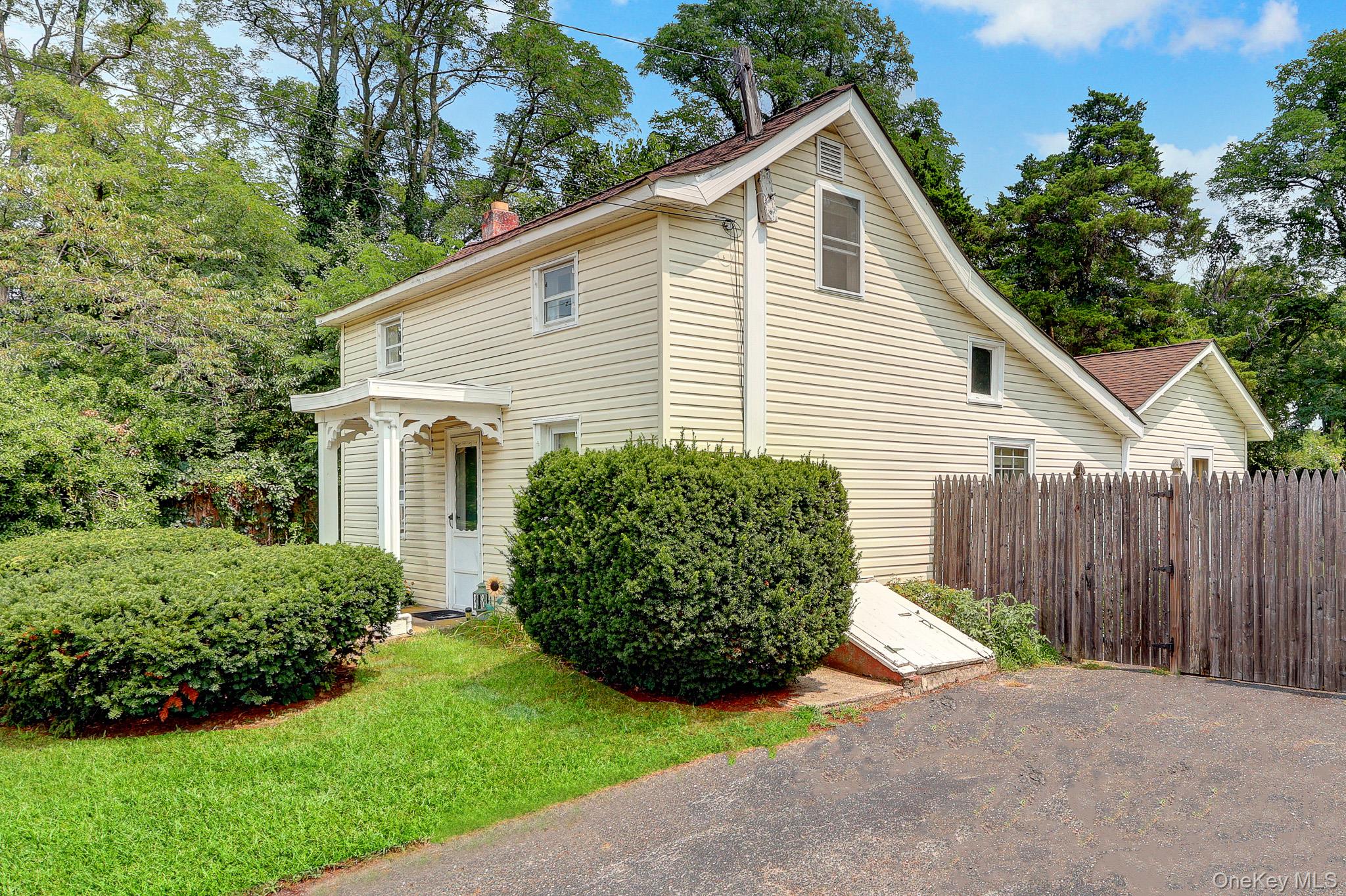 Coates Ave, Holbrook, NY 11741 #1