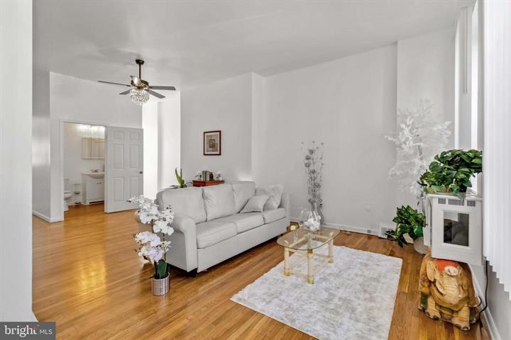 Philadelphia, Pennsylvania, 19123, United States, 4 Bedrooms Bedrooms, ,3 BathroomsBathrooms,Residential,For Sale,1944903