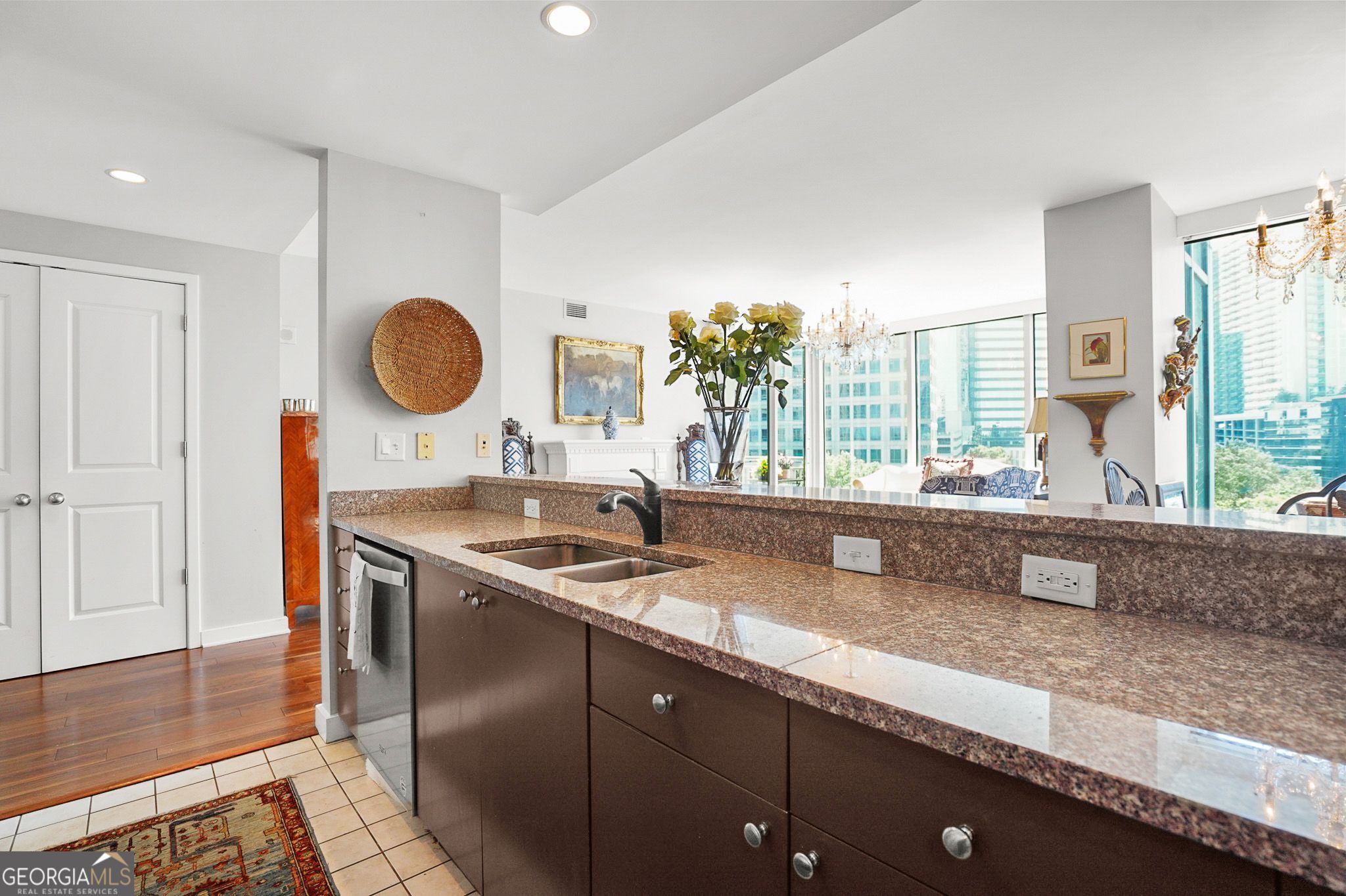 Atlanta, Georgia, 30326, United States, 2 Bedrooms Bedrooms, ,3 BathroomsBathrooms,Residential,For Sale,2001794