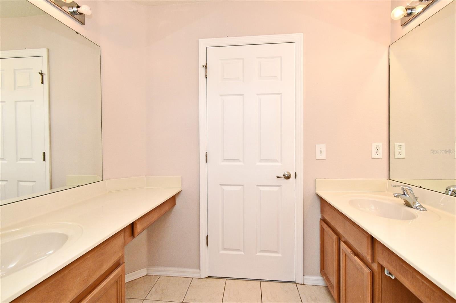 ORLANDO, Florida, 32836, United States, 5 Bedrooms Bedrooms, ,3 BathroomsBathrooms,Residential,For Sale,1981134