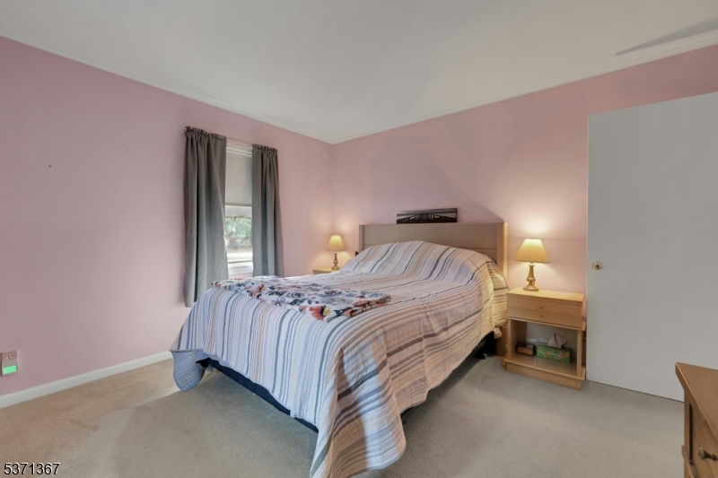 Boonton Twp., New Jersey, 07005, United States, 4 Bedrooms Bedrooms, ,1 BathroomBathrooms,Residential,For Sale,1989252