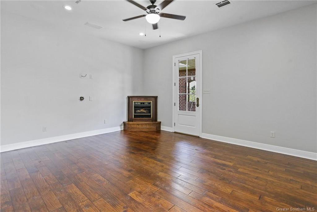 Lake Charles, Louisiana, 70611, United States, 4 Bedrooms Bedrooms, ,4 BathroomsBathrooms,Residential,For Sale,1921126