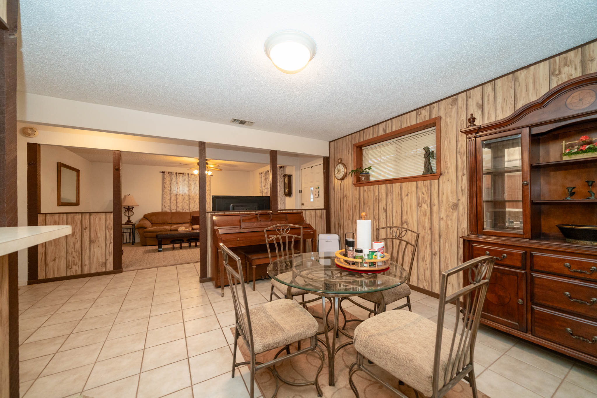 Jacksonville, Texas, 75766, United States, 4 Bedrooms Bedrooms, ,2 BathroomsBathrooms,Residential,For Sale,1974888