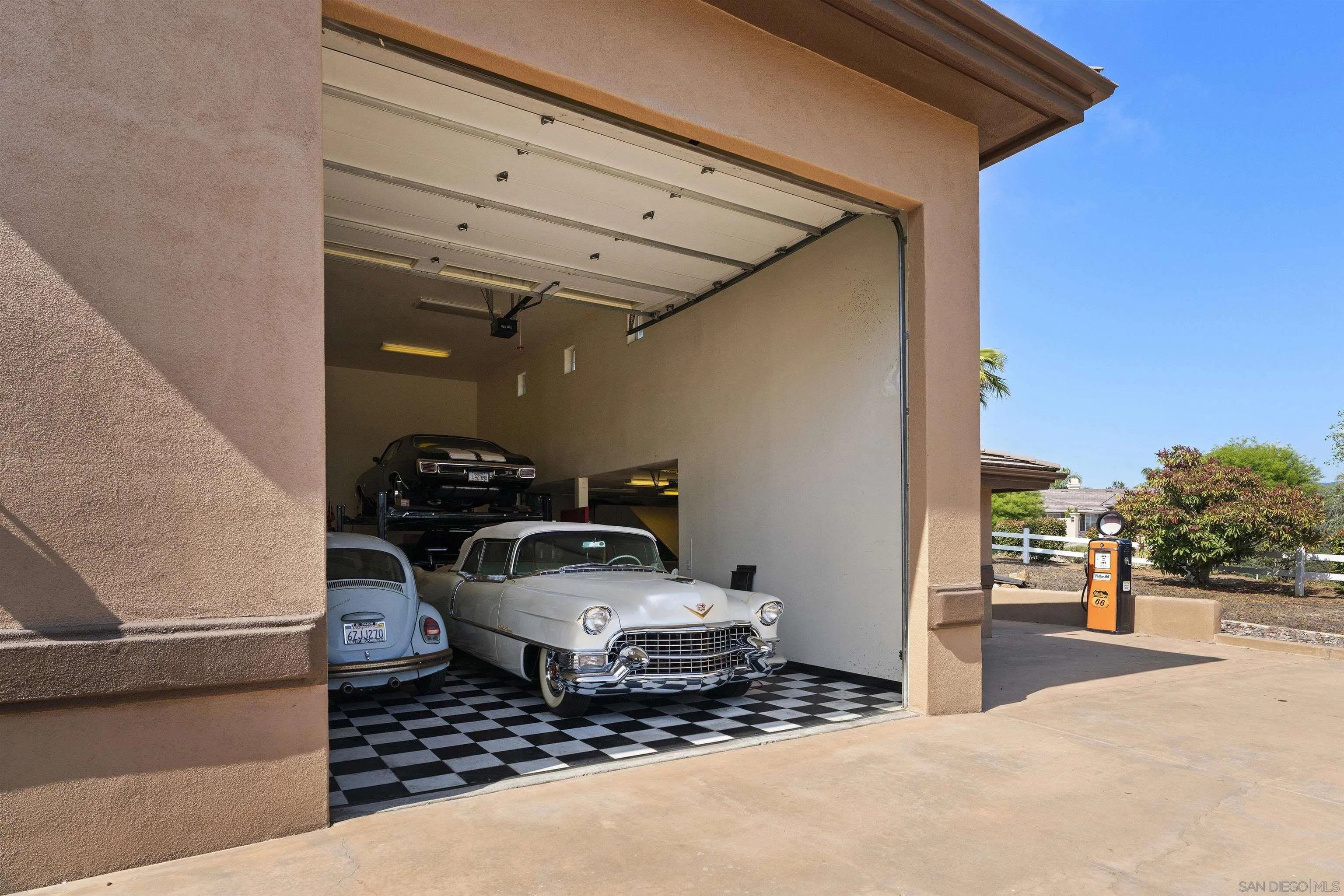 Alpine, California, 91901, United States, 3 Bedrooms Bedrooms, ,5 BathroomsBathrooms,Residential,For Sale,1997111