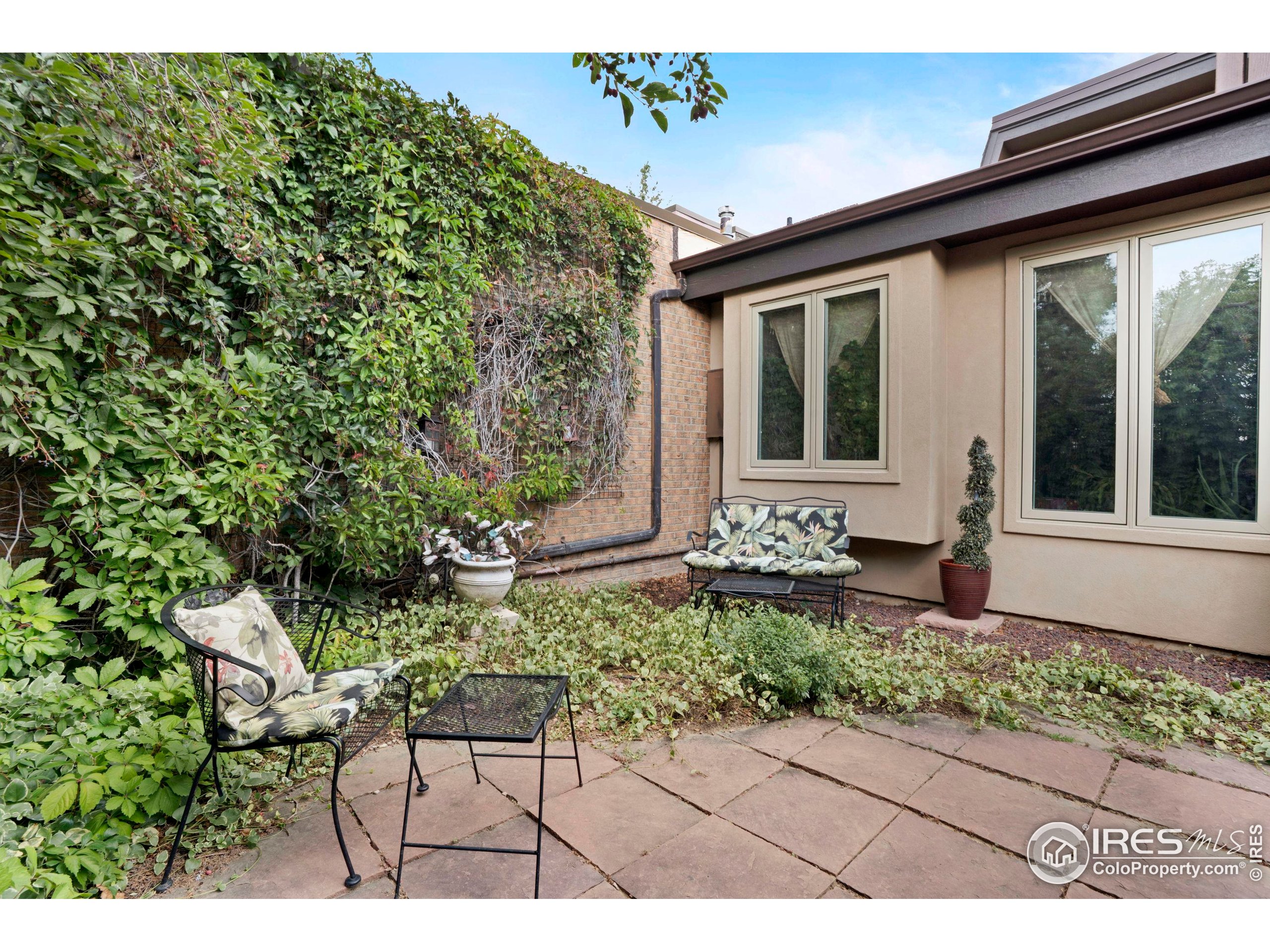 Boulder, Colorado, 80301, United States, 2 Bedrooms Bedrooms, ,2 BathroomsBathrooms,Residential,For Sale,1942273