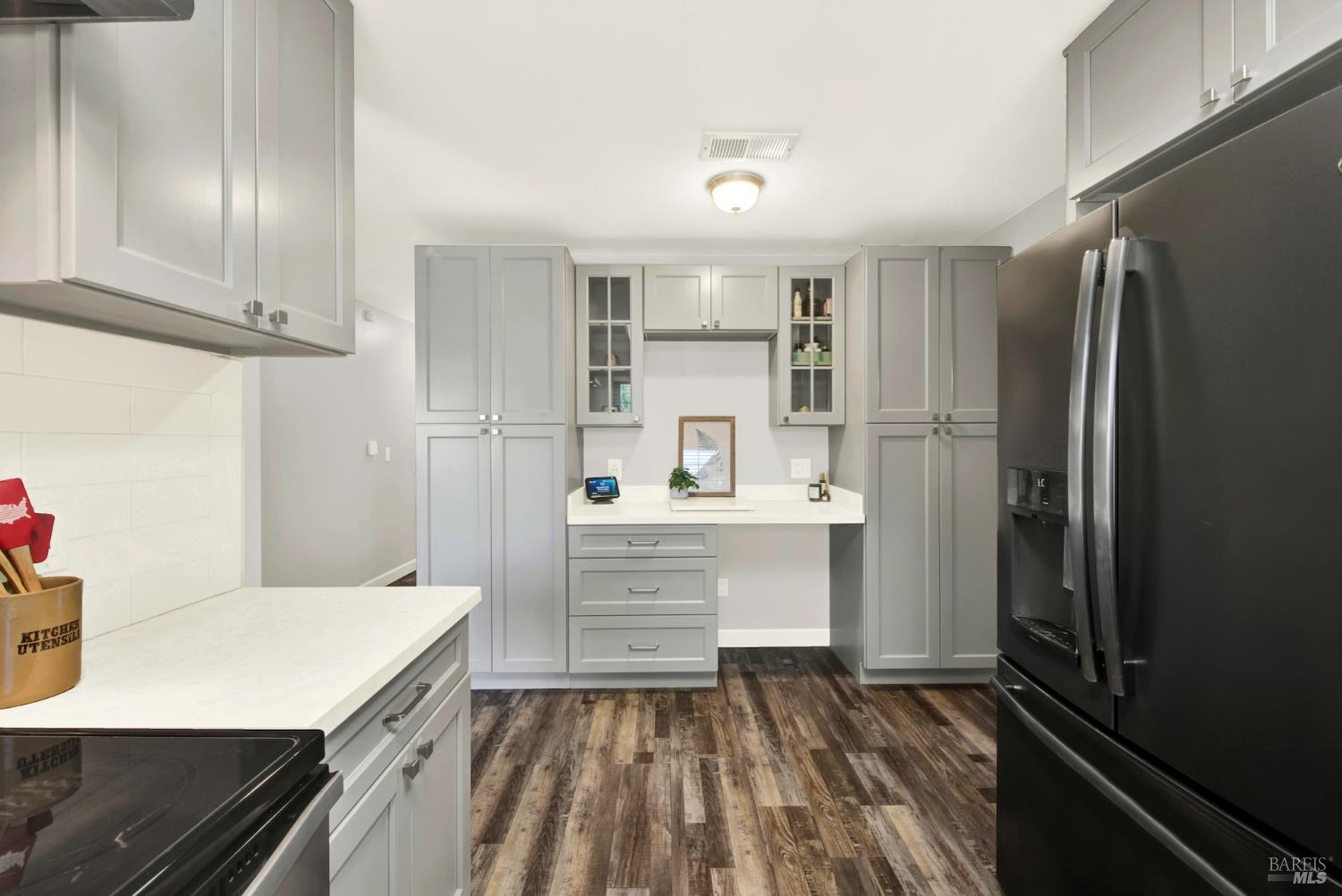 Vacaville, California, 95687, United States, 3 Bedrooms Bedrooms, ,2 BathroomsBathrooms,Residential,For Sale,1940371