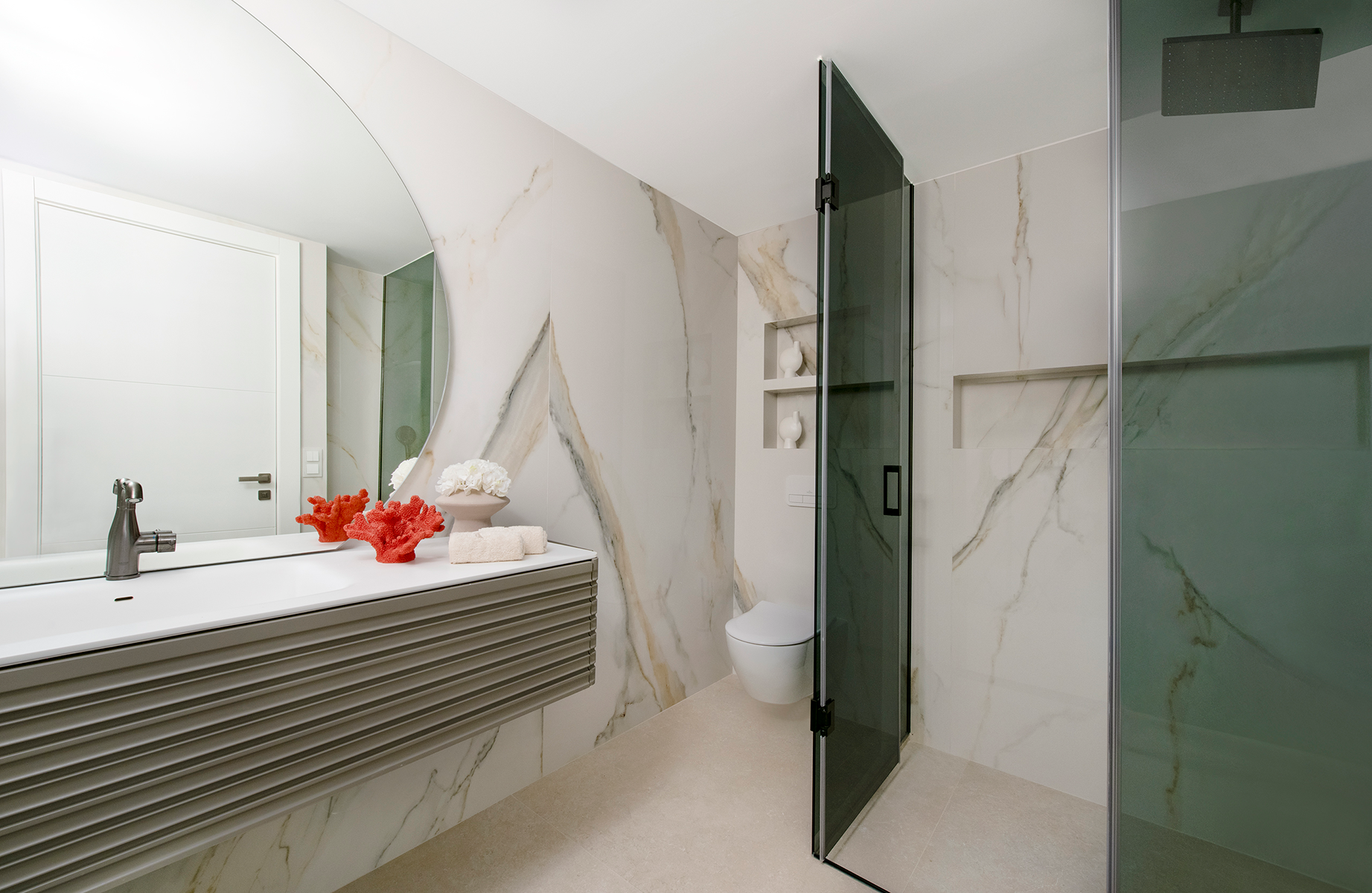 Renovated beachfront flat with sea views and direct promenade access - 物件實景