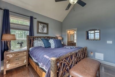 Hiawassee, Georgia, 30546, United States, 3 Bedrooms Bedrooms, ,4 BathroomsBathrooms,Residential,For Sale,1933523