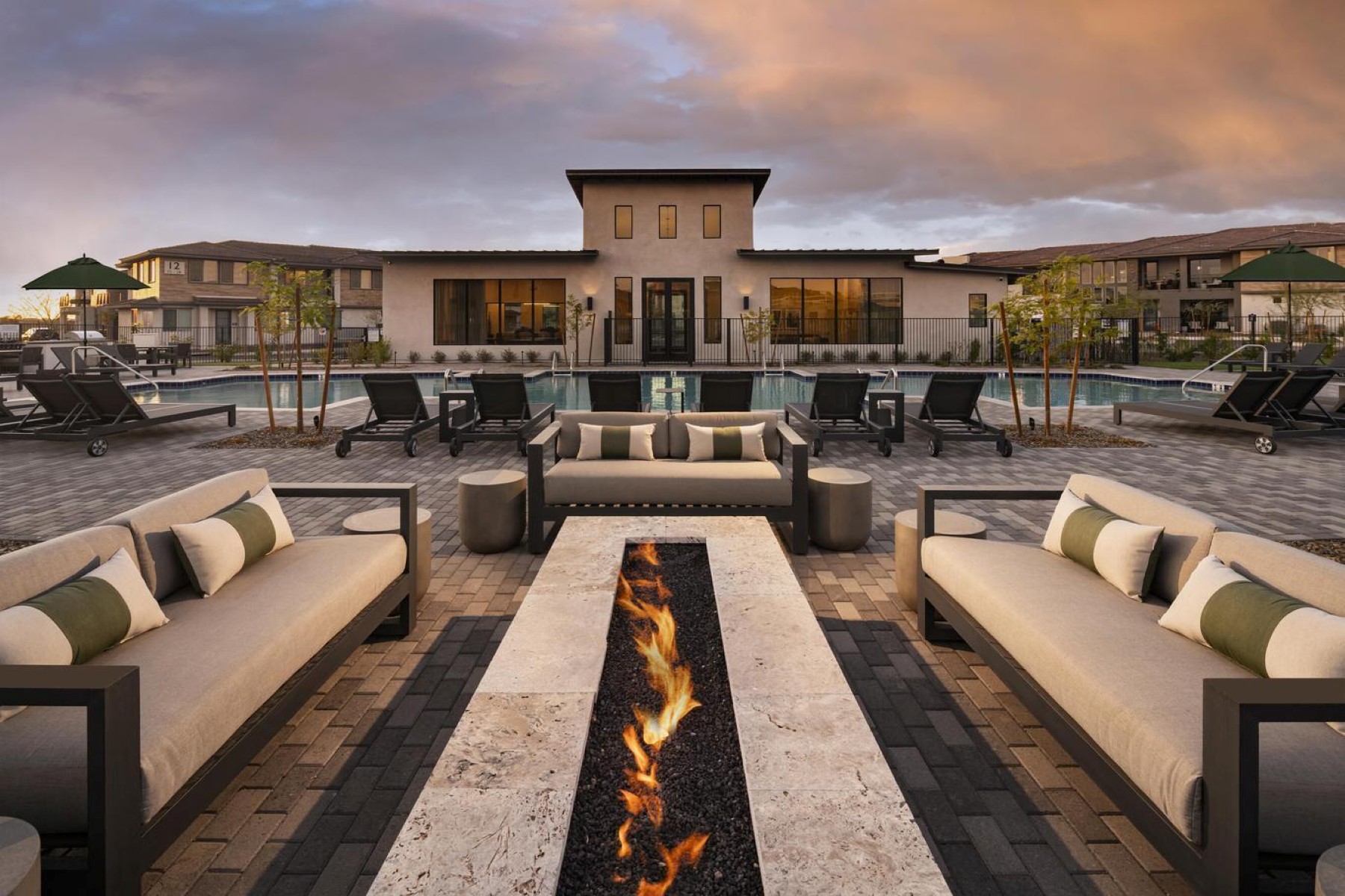  2121 W Sonoran Desert Drive  Phoenix, AZ - 物件實景
