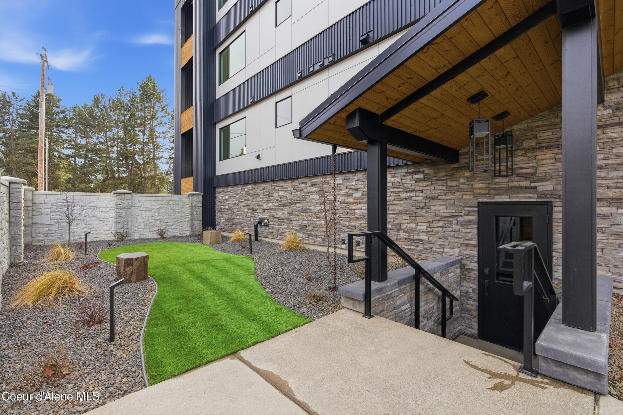 Coeur d'Alene, Idaho, 83814, United States, 3 Bedrooms Bedrooms, ,4 BathroomsBathrooms,Residential,For Sale,2017991