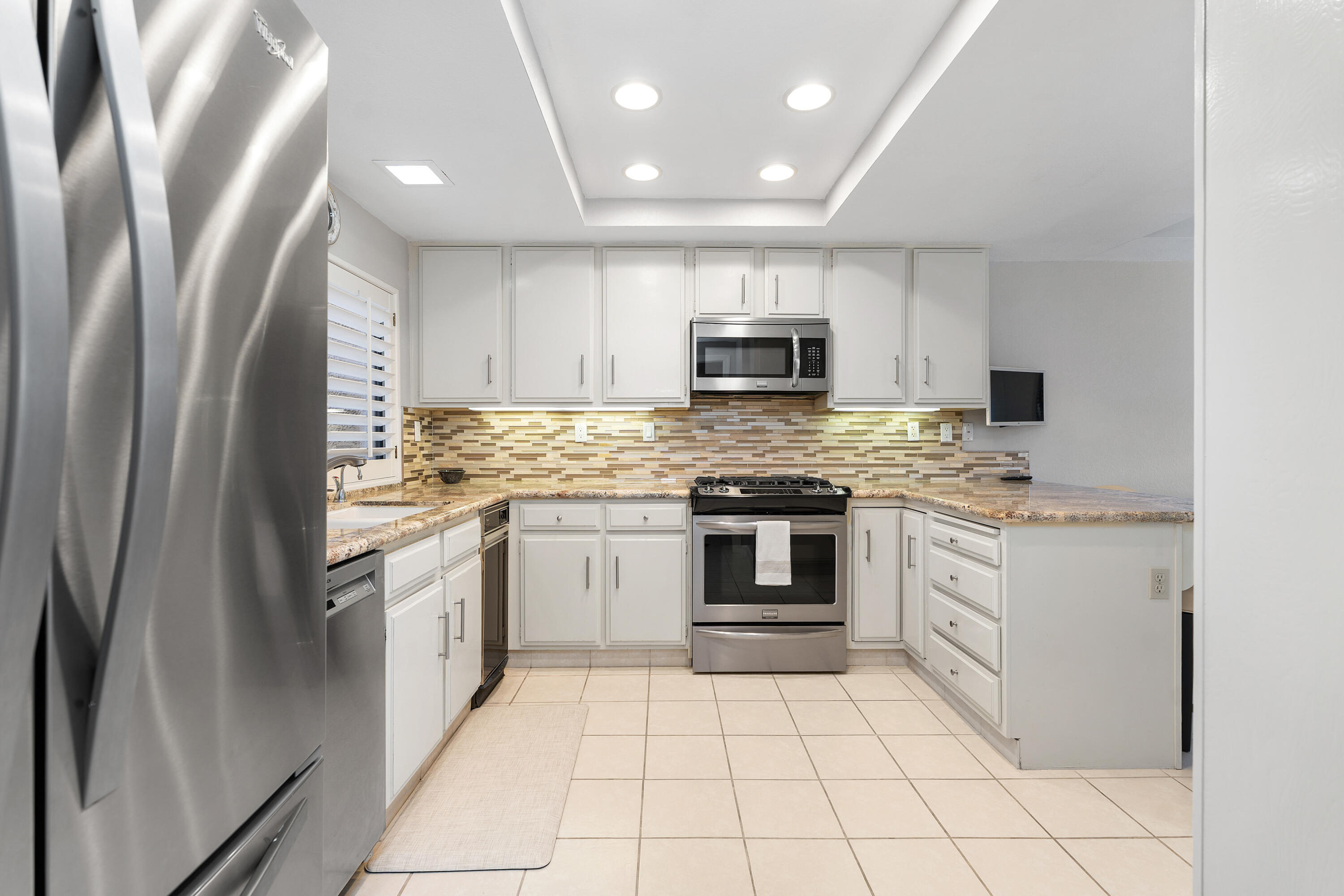 Palm Desert, California, 92260, United States, 3 Bedrooms Bedrooms, ,2 BathroomsBathrooms,Residential,For Sale,1991585