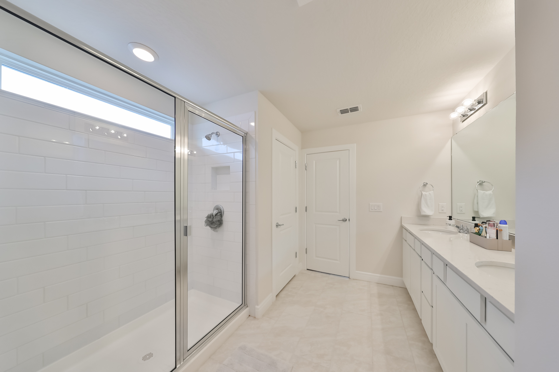 Wesley Chapel, Florida, 33545, United States, 5 Bedrooms Bedrooms, ,3 BathroomsBathrooms,Residential,For Sale,1931588
