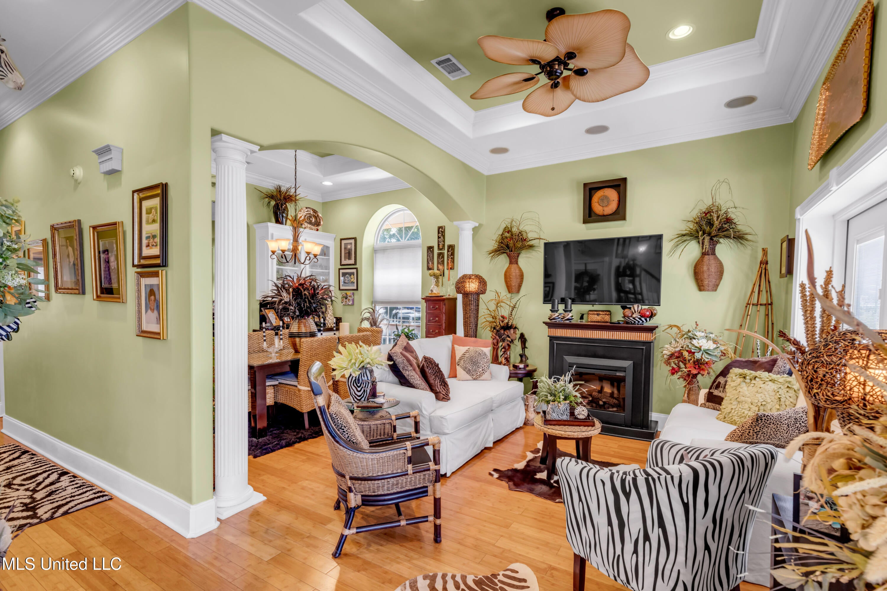 Biloxi, Mississippi, 39530, United States, 3 Bedrooms Bedrooms, ,3 BathroomsBathrooms,Residential,For Sale,1991800