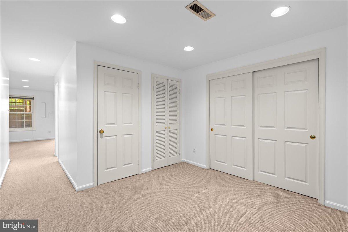 Alexandria, Virginia, 22306, United States, 3 Bedrooms Bedrooms, ,4 BathroomsBathrooms,Residential,For Sale,1984696