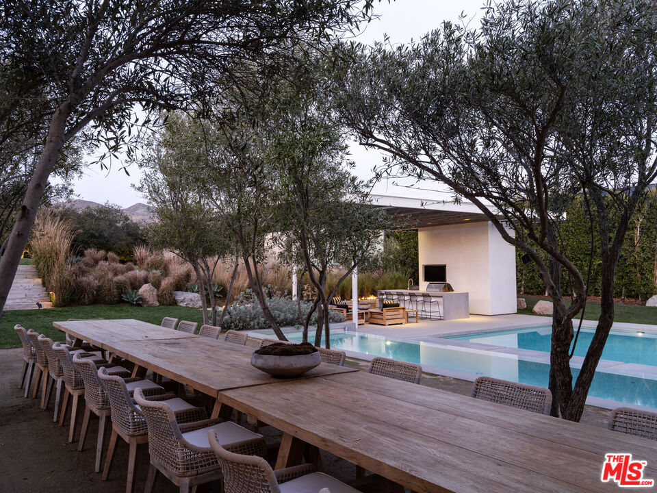 Malibu, California, 90265, United States, 5 Bedrooms Bedrooms, ,8 BathroomsBathrooms,Residential,For Sale,1925394