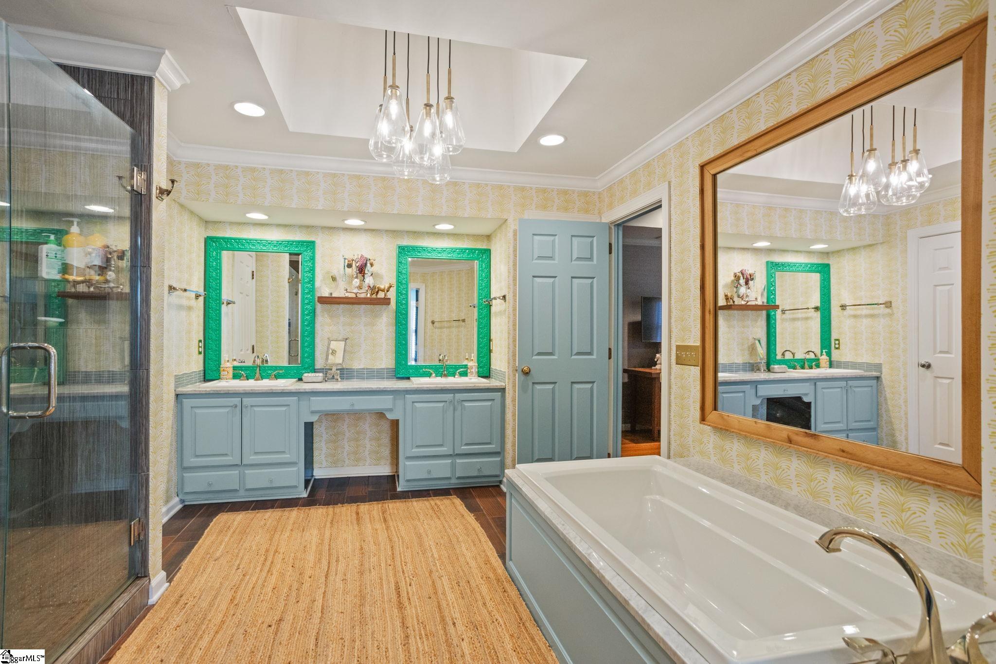 Simpsonville, South Carolina, 29681, United States, 5 Bedrooms Bedrooms, ,5 BathroomsBathrooms,Residential,For Sale,1988103