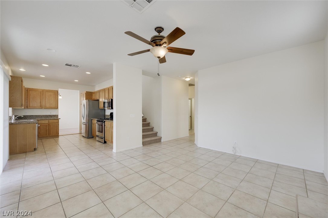 Henderson, Nevada, 89052, United States, 4 Bedrooms Bedrooms, ,2 BathroomsBathrooms,Residential,For Sale,1827915