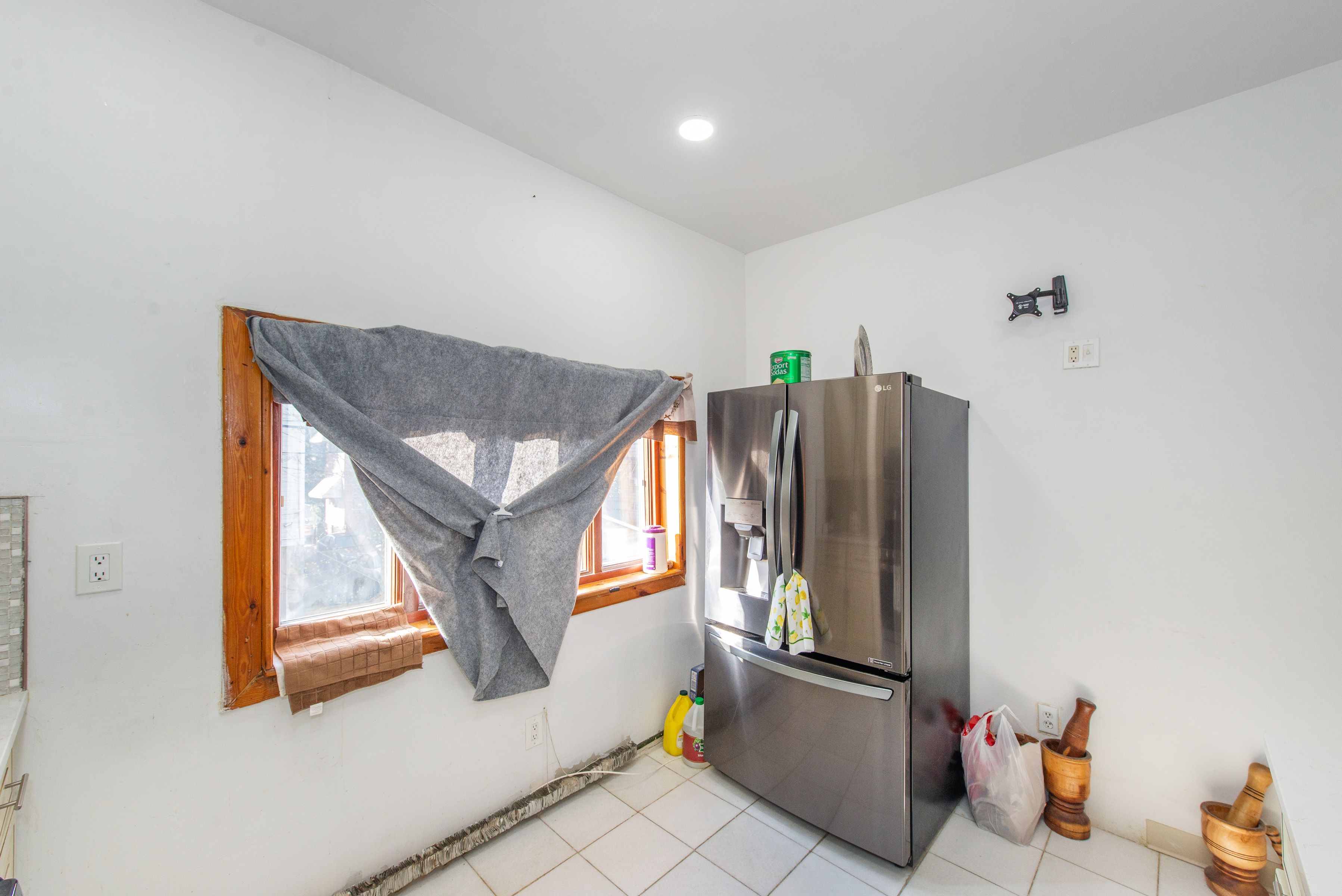 Newark City, New Jersey, 07112, United States, ,3 BathroomsBathrooms,Residential,For Sale,1982998