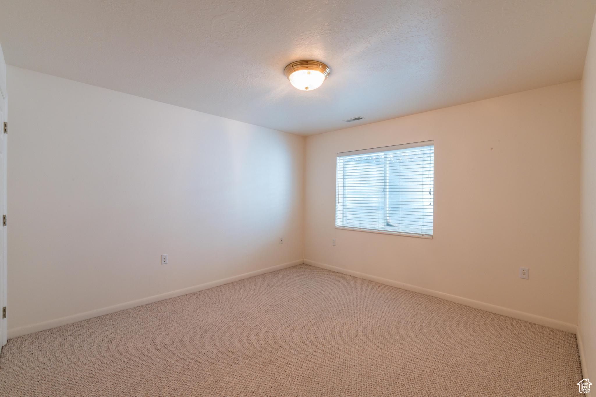 Orem, Utah, 84057, United States, 5 Bedrooms Bedrooms, ,2 BathroomsBathrooms,Residential,For Sale,1960499