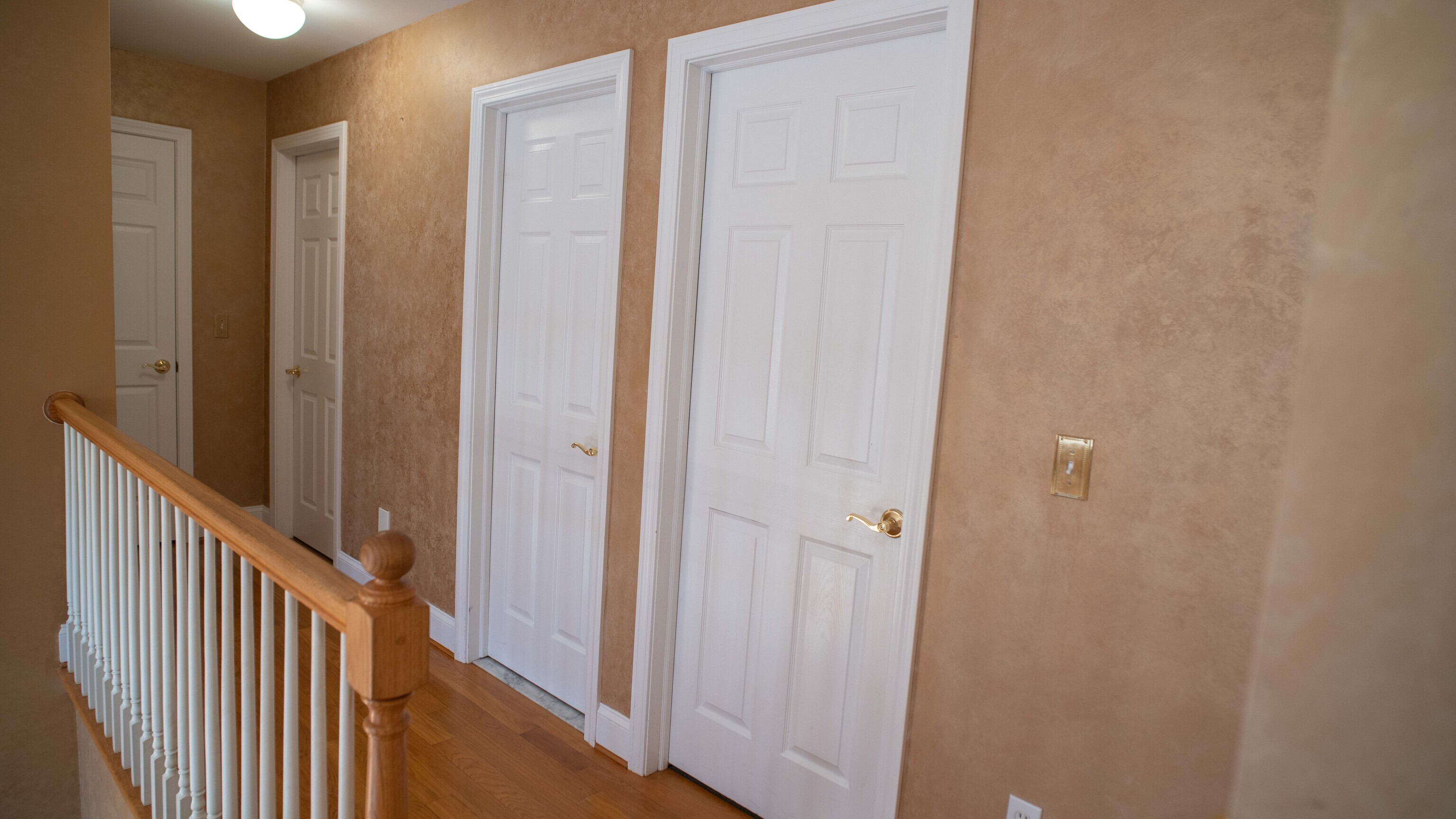 Tolland, Connecticut, 06084, United States, 4 Bedrooms Bedrooms, ,3 BathroomsBathrooms,Residential,For Sale,1989613