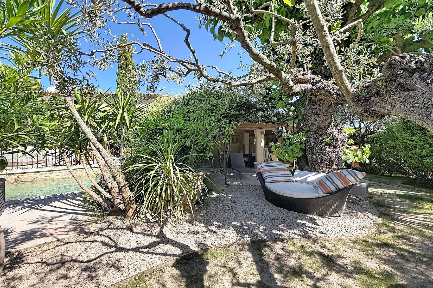  In the heart of Uzès – Elegant Provençal bastide with landscaped garden, pool - 物件實景