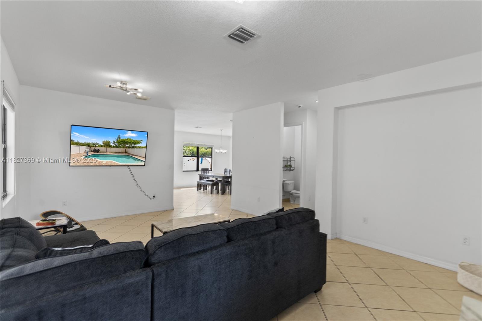 Miami, Florida, 33179, United States, 3 Bedrooms Bedrooms, ,3 BathroomsBathrooms,Residential,For Sale,1868662