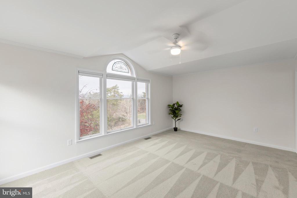 Strasburg, Virginia, 22657, United States, 2 Bedrooms Bedrooms, ,2 BathroomsBathrooms,Residential,For Sale,1996820