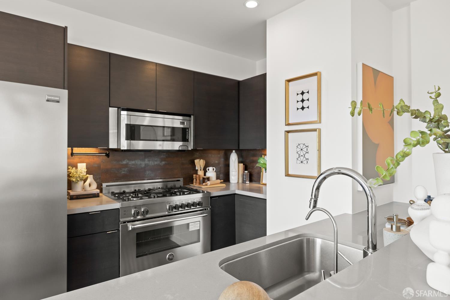 San Francisco, California, 94103, United States, 1 Bedroom Bedrooms, ,1 BathroomBathrooms,Residential,For Sale,1949948