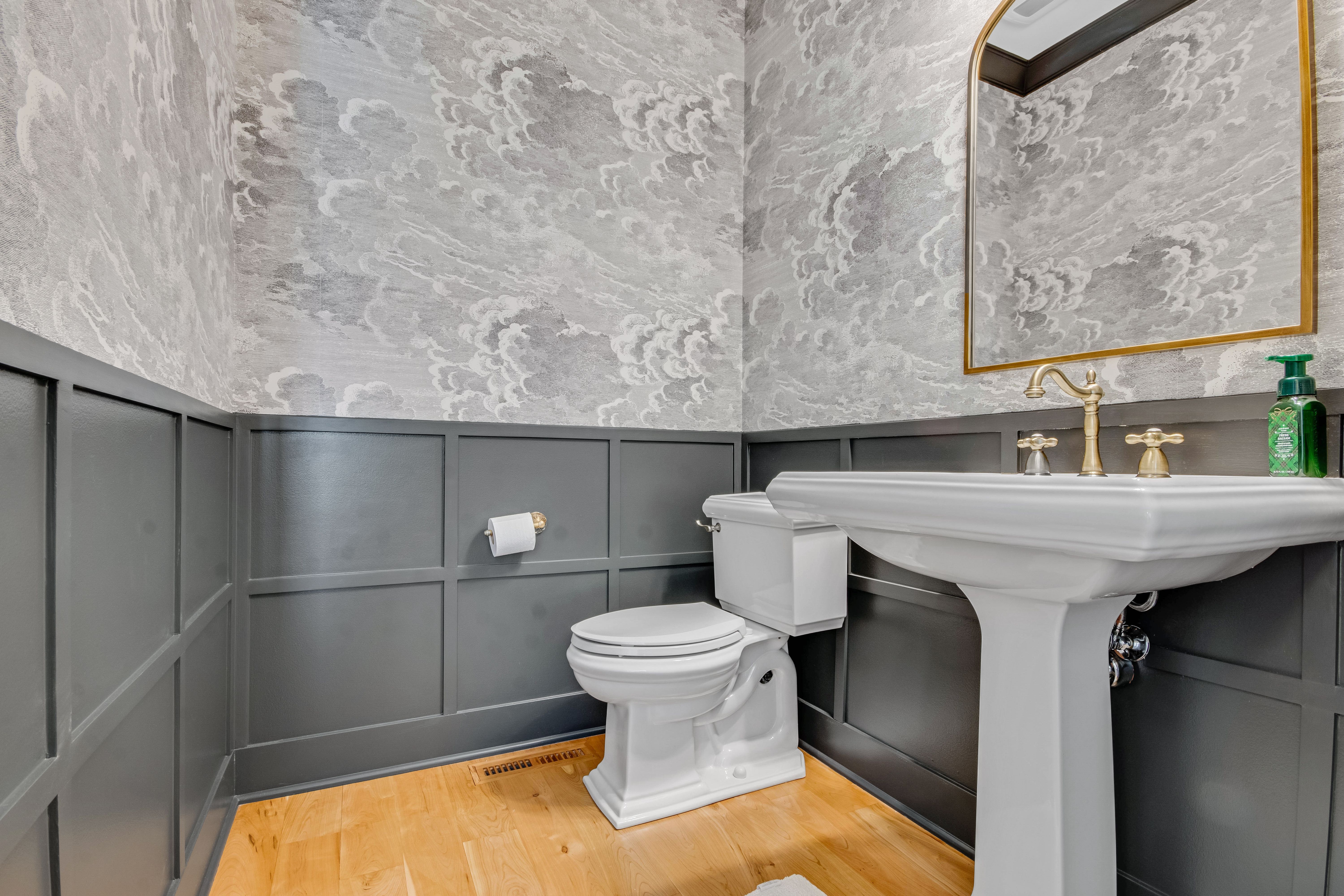  Stunning Four Bedroom Residence in Desirable Neighborhood - 物件實景