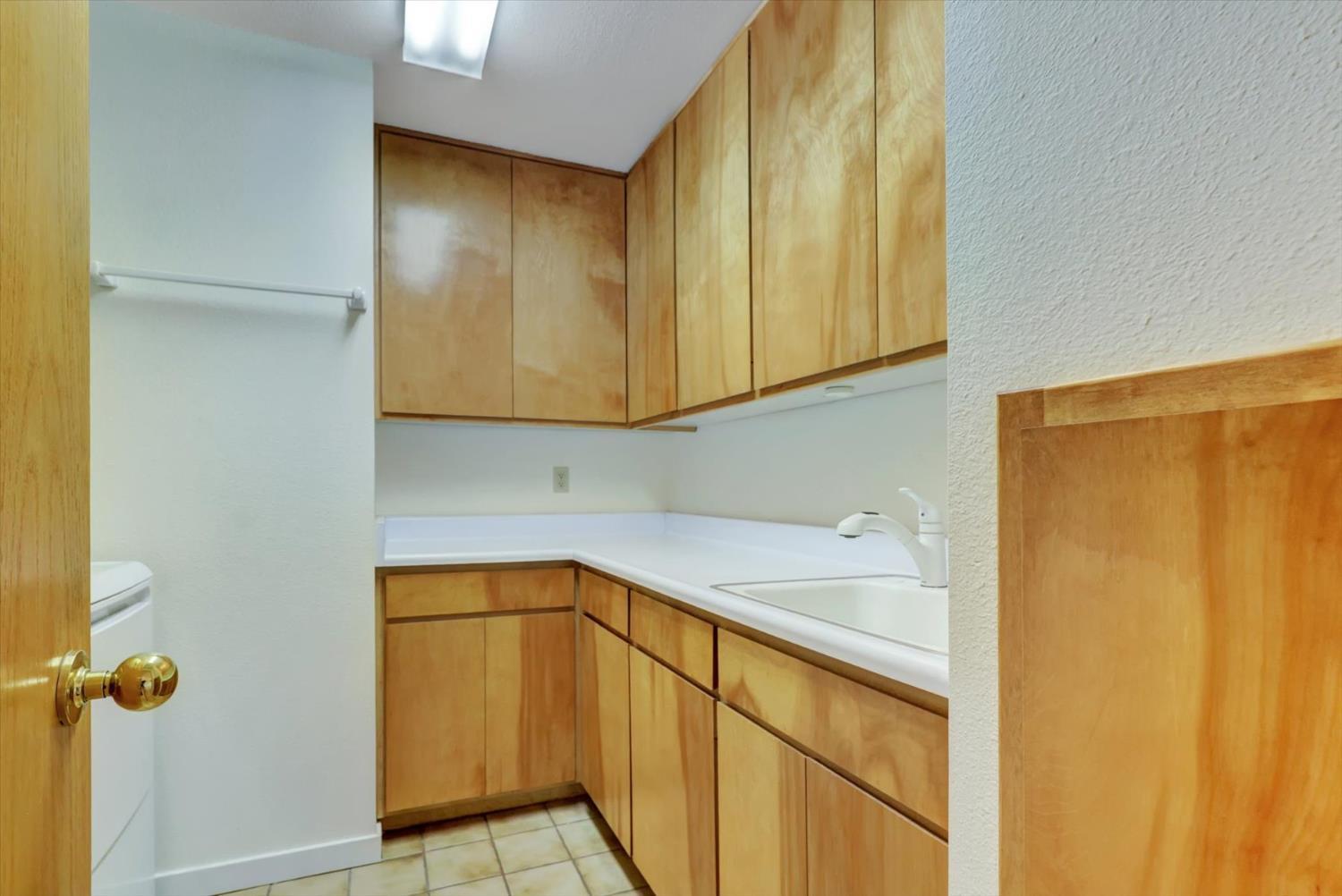 Nevada City, California, 95959, United States, 3 Bedrooms Bedrooms, ,4 BathroomsBathrooms,Residential,For Sale,1903616
