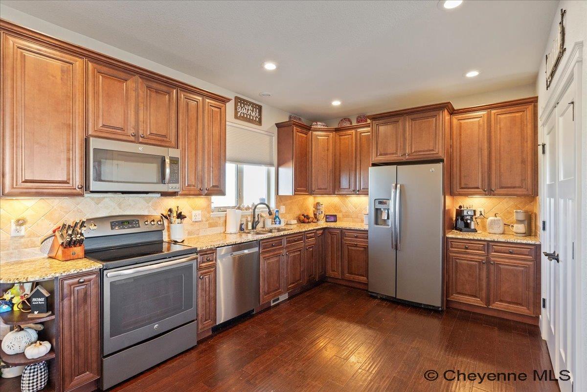 Cheyenne, Wyoming, 82009, United States, 5 Bedrooms Bedrooms, ,3 BathroomsBathrooms,Residential,For Sale,1993587