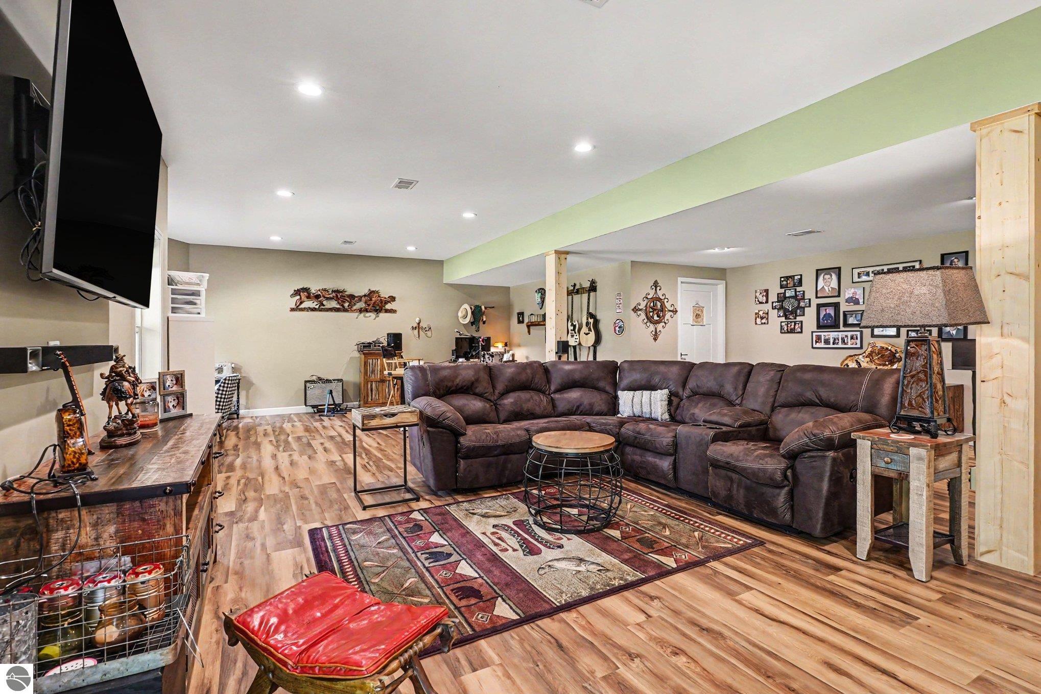 National City, Michigan, 48748, United States, 3 Bedrooms Bedrooms, ,3 BathroomsBathrooms,Residential,For Sale,2048430