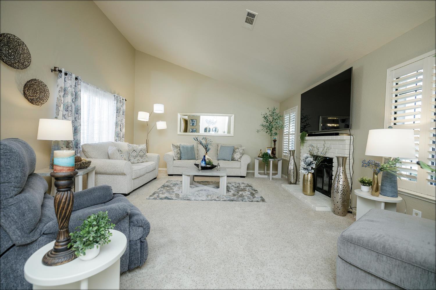 Modesto, California, 95356, United States, 2 Bedrooms Bedrooms, ,2 BathroomsBathrooms,Residential,For Sale,1892896
