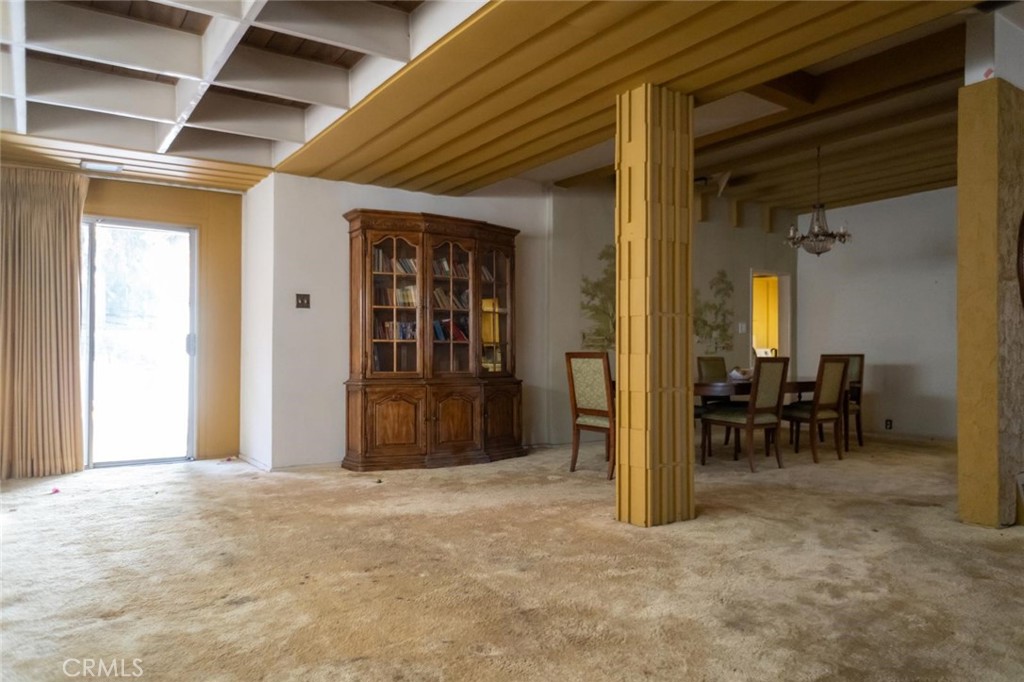 Los Angeles, California, 90018, United States, 2 Bedrooms Bedrooms, ,1 BathroomBathrooms,Residential,For Sale,1928435