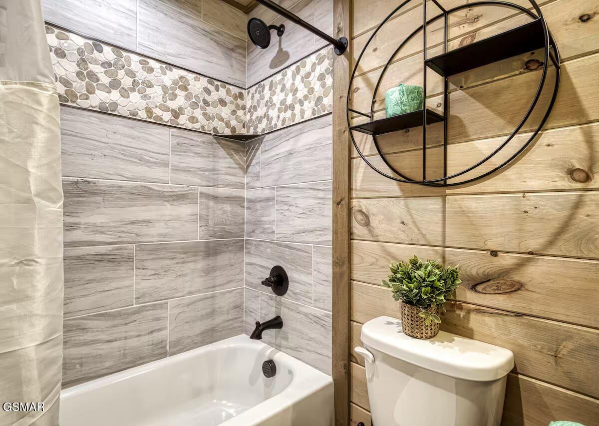 Sevierville, Tennessee, 37862, United States, 5 Bedrooms Bedrooms, ,5 BathroomsBathrooms,Residential,For Sale,2008857