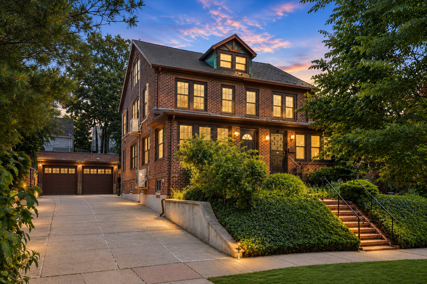  ?REMARKABLY RENOVATED SEMI DETACHED HOME IN FOREST HILLS HILLS? - 物件實景