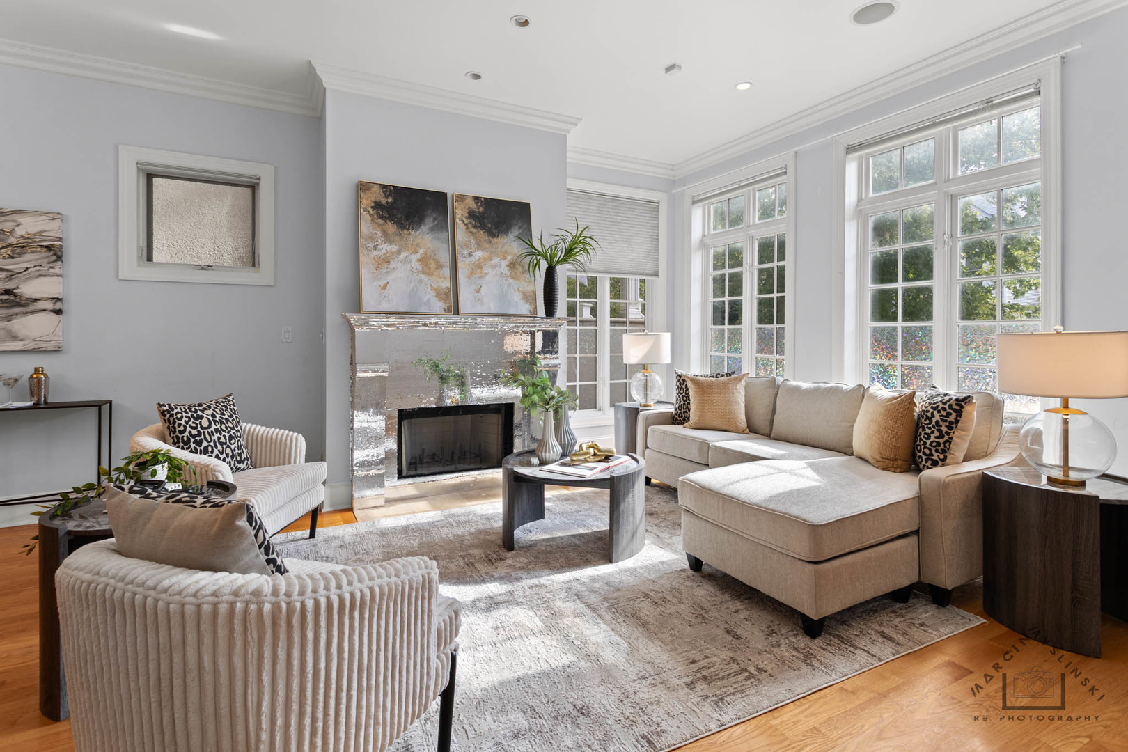 Chicago, Illinois, 60657, United States, 5 Bedrooms Bedrooms, ,4 BathroomsBathrooms,Residential,For Sale,1974505