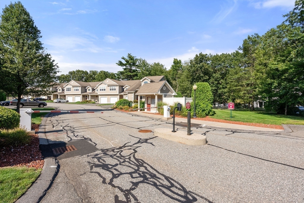 Ludlow, Massachusetts, 01056, United States, 3 Bedrooms Bedrooms, ,3 BathroomsBathrooms,Residential,For Sale,1942127