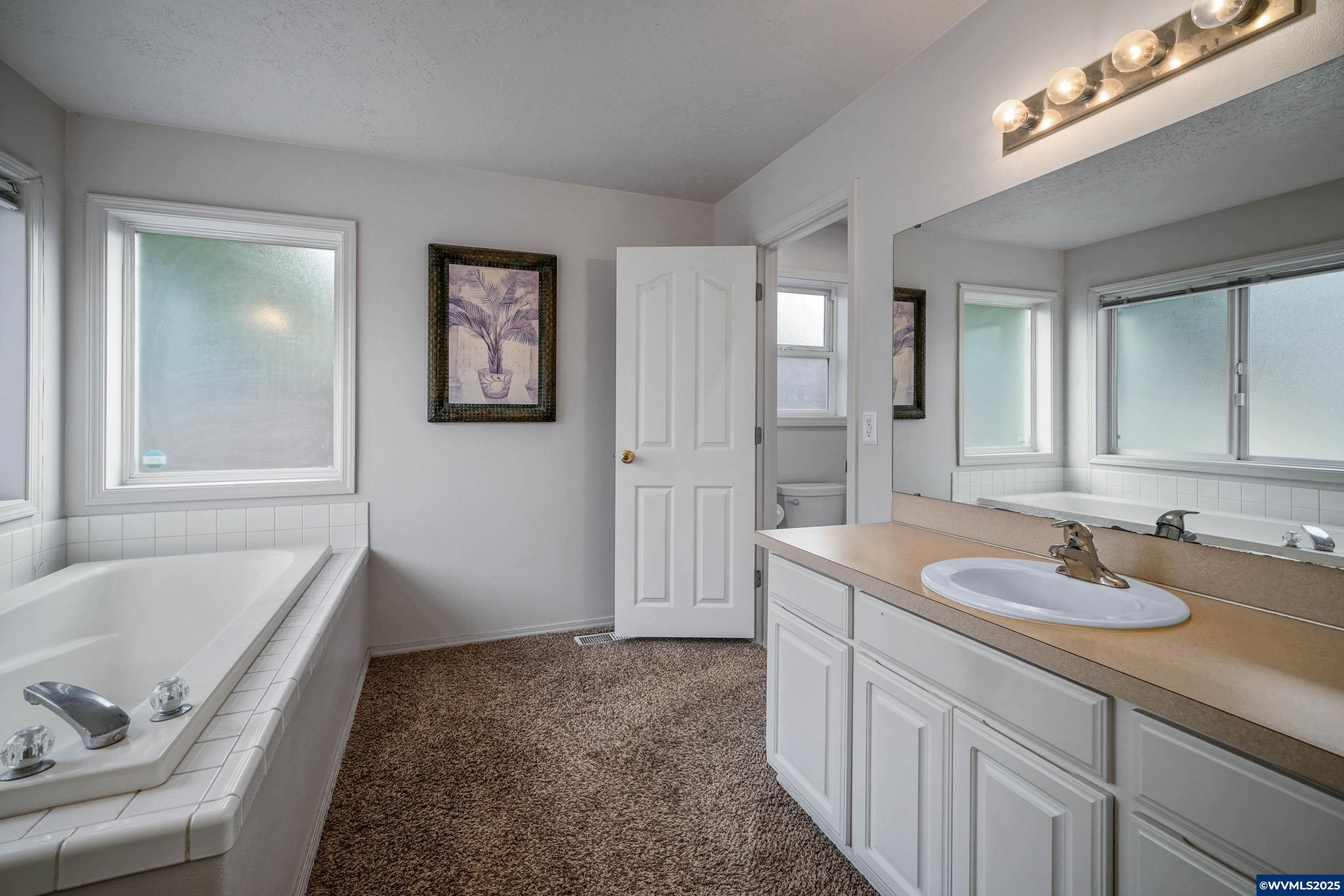 Keizer, Oregon, 97303, United States, 3 Bedrooms Bedrooms, ,2 BathroomsBathrooms,Residential,For Sale,1995738