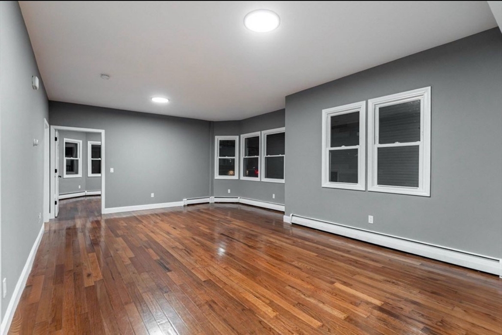 Fall River, Massachusetts, 02724, United States, 9 Bedrooms Bedrooms, ,3 BathroomsBathrooms,Residential,For Sale,1876927