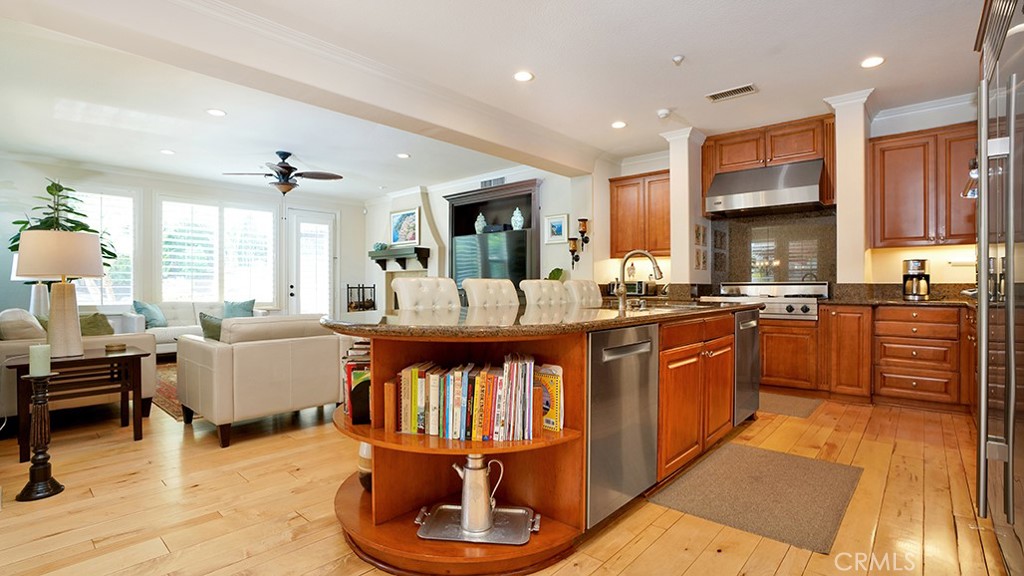 San Clemente, California, 92673, United States, 5 Bedrooms Bedrooms, ,5 BathroomsBathrooms,Residential,For Sale,1991366