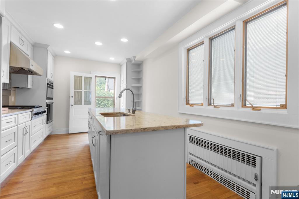 Rutherford, New Jersey, 07070, United States, 4 Bedrooms Bedrooms, ,2 BathroomsBathrooms,Residential,For Sale,1901236