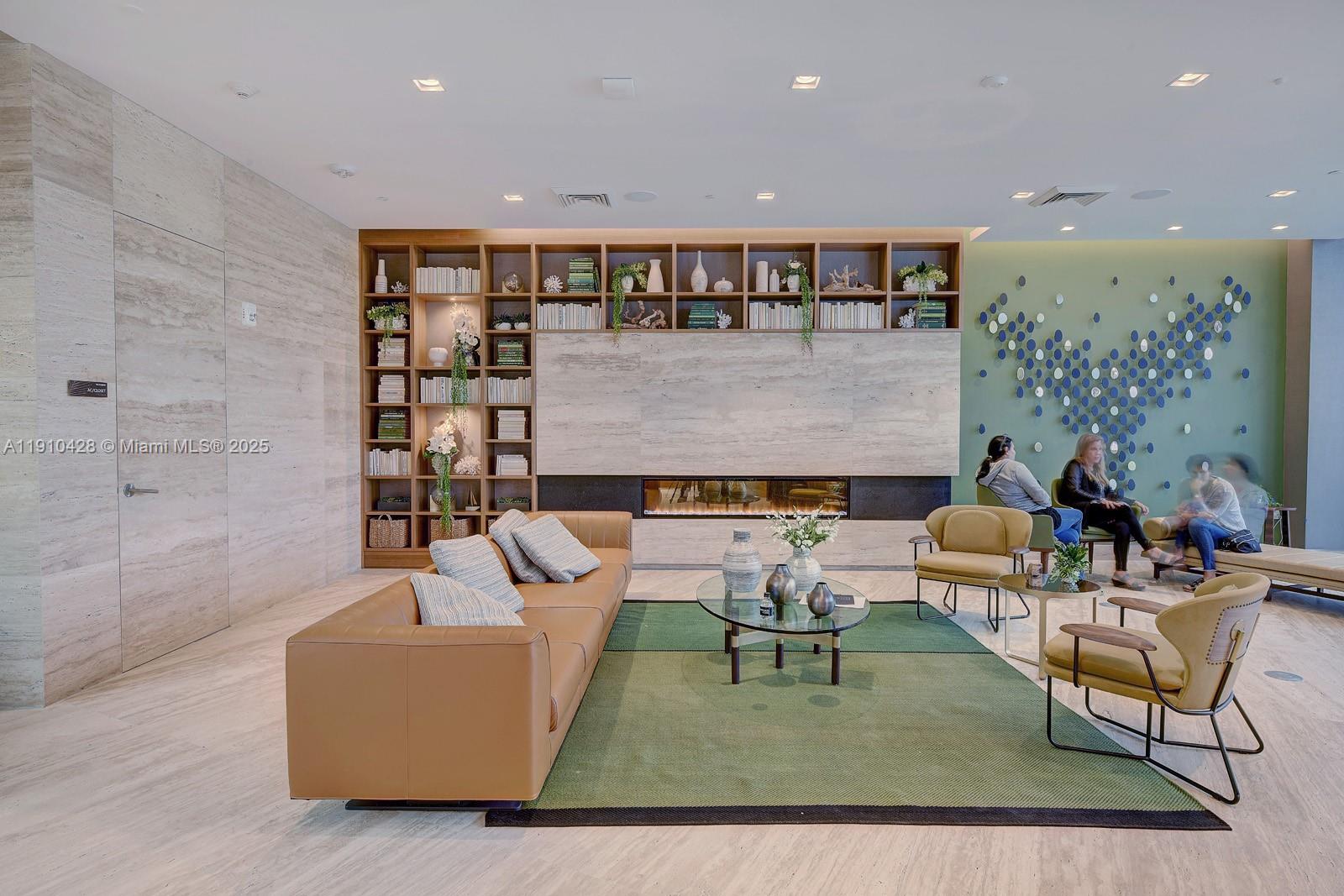 North Miami Beach, Florida, 33160, United States, 2 Bedrooms Bedrooms, ,2 BathroomsBathrooms,Residential,For Sale,1989181