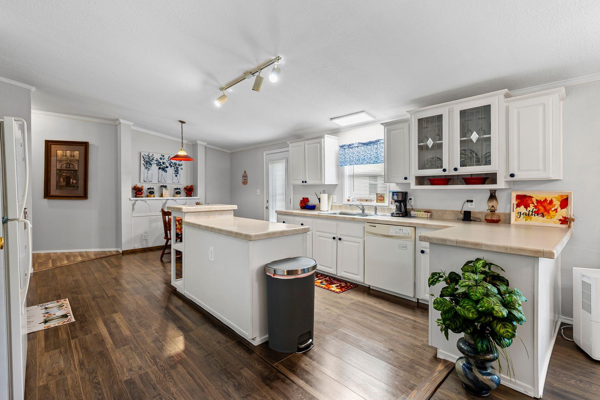 Campbell, Texas, 75422, United States, 4 Bedrooms Bedrooms, ,3 BathroomsBathrooms,Residential,For Sale,1983452